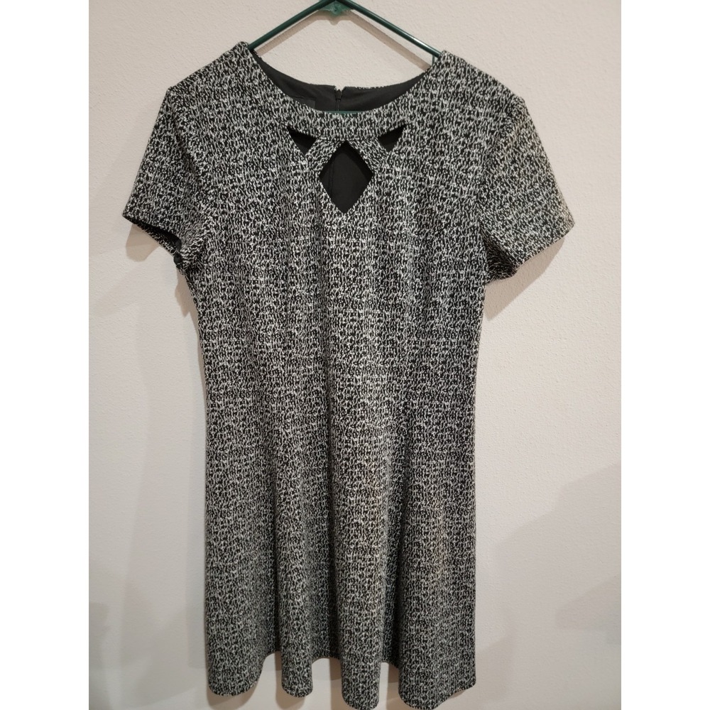 Alyx Short Sleeve Knit Fit & Flare Black White Dress Sz 16 Neckline Cutouts